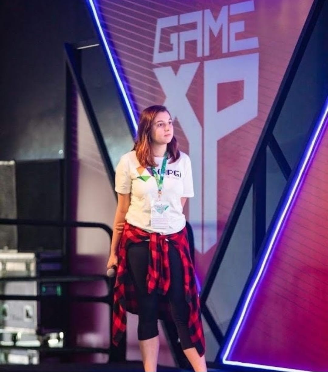 Michelle Santiago apresentando palestra sobre diversidade na Game XP